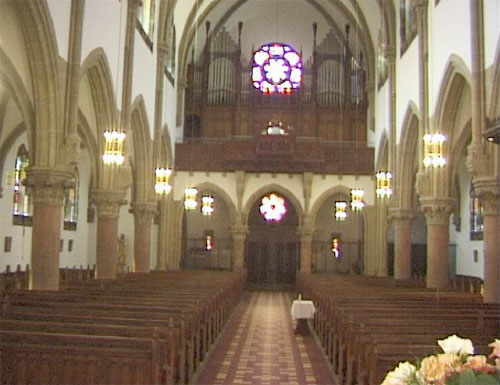 Blick zur Orgel in der Herz-Jesu-Kirche